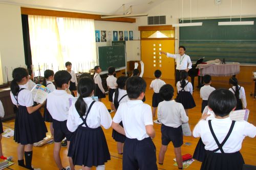 合唱の特訓中