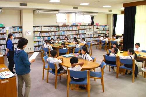 みんなで読書中