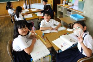ピースサイン