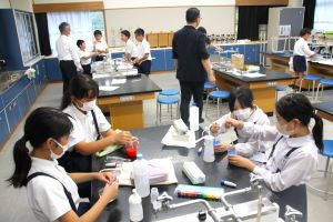 科学クラブ女子