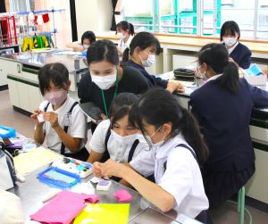 先生に見てもらう