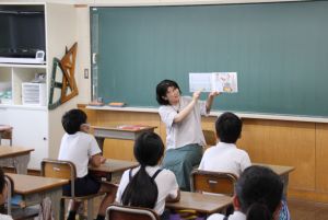 読み聞かせタイム 4年生_1