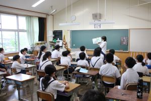 読み聞かせタイム 6年生_1