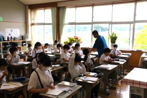 先生見てまわる