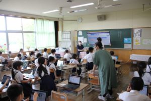 この席は誰かな