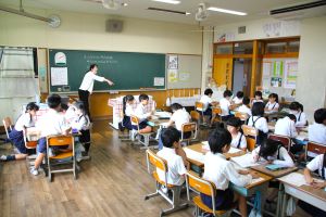 先生が話している