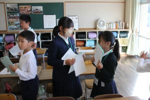 授業風景〈4年生〉英会話_5