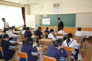 授業風景〈5年1組〉算数_1