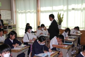 授業風景〈5年1組〉算数_3