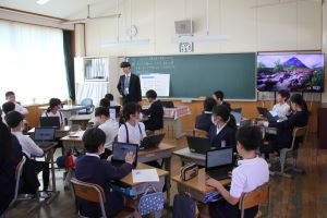 授業風景〈5年2組〉社会_1