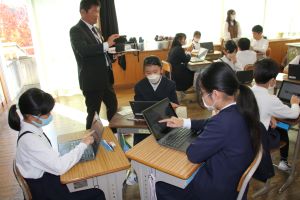 授業風景〈5年2組〉社会_2