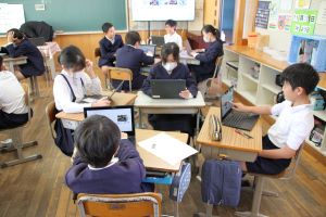 授業風景〈5年2組〉社会_3