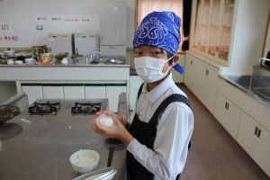 5年1組は調理実習_24