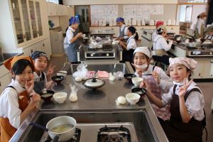 試食タイム女子