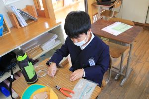 針金で作品づくり_1