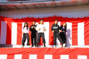 いきいき祭りで踊る1