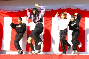 いきいき祭りで踊る8
