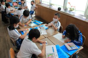 2年外国語書いてます