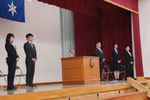 新しい先生の紹介