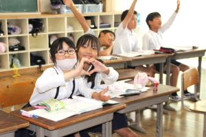笑顔でピース