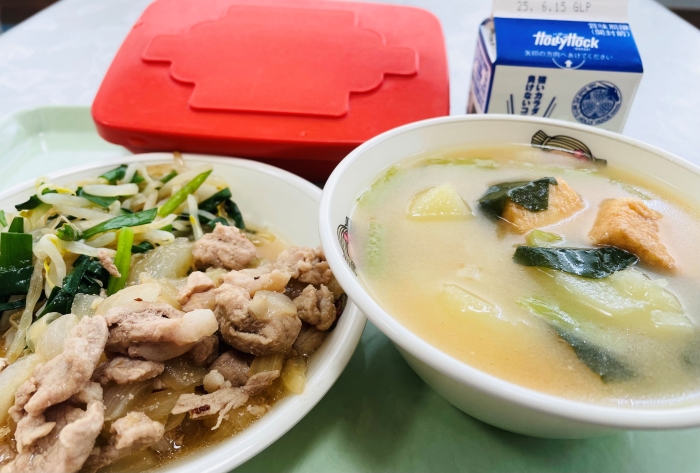 豚肉の生姜焼き、ニラもやし和え