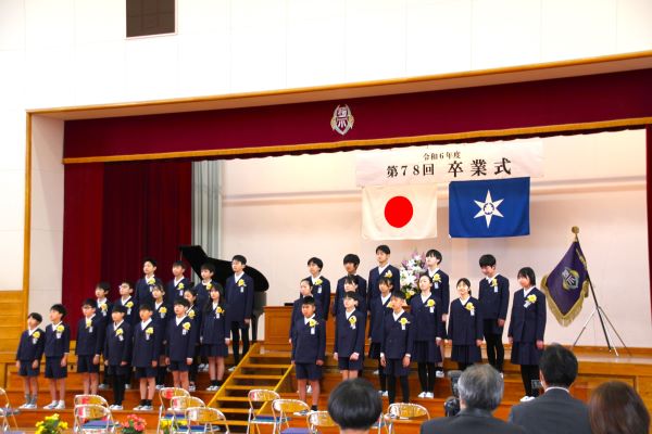 卒業生が登壇