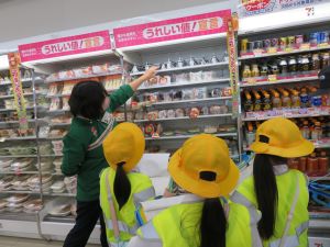 聞き込み中