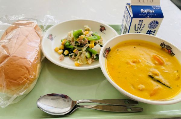 給食