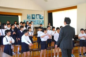 4年音楽先生から