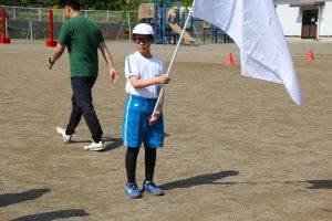 旗を持つ