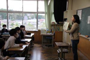 朝の読み聞かせタイム_2