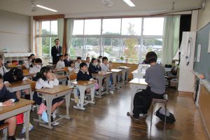 朝の読み聞かせタイム_4