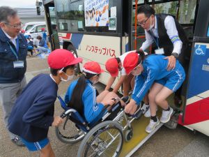 車いすでのバス乗車体験_4