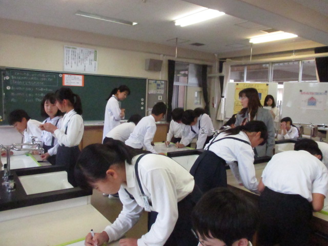 東ヶ﨑教諭 東ヶ﨑教諭