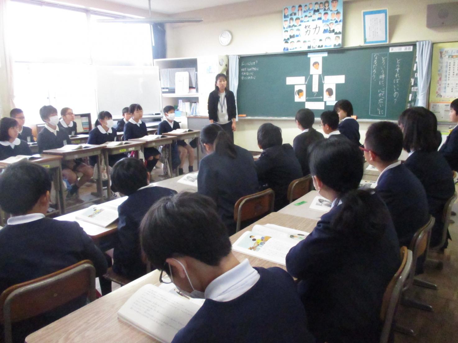東ヶ﨑教諭 東ヶ﨑教諭