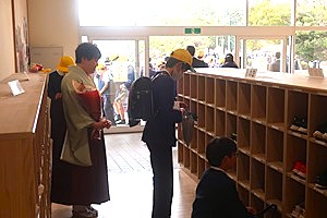 0318(27) 0318(27)