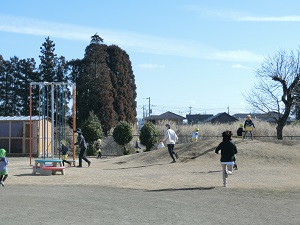 手つなぎ鬼 手つなぎ鬼