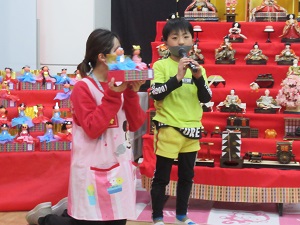 ひな人形紹介(つき) ひな人形紹介(つき)