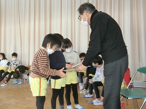 つき組からプレゼント (2) つき組からプレゼント (2)