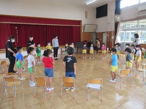 終業式 (1) 終業式 (1)
