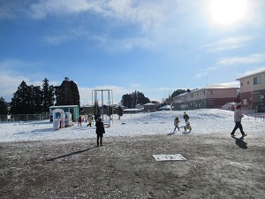 雪遊び (1)