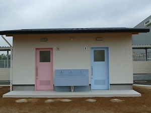 外トイレ外観