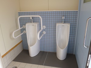 男子トイレ
