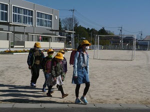 登校 登校