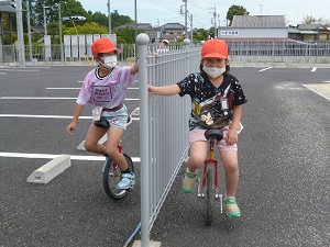 一輪車