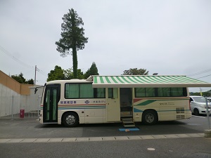 視覚検診車