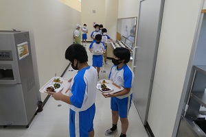昼食 昼食