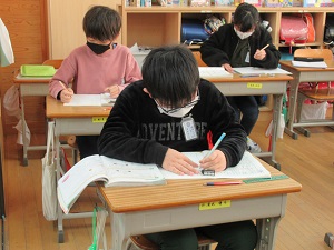 3年