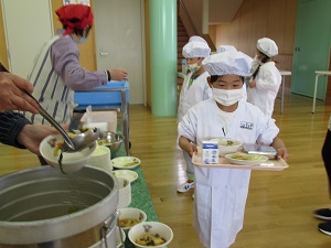 給食