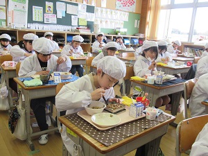 給食